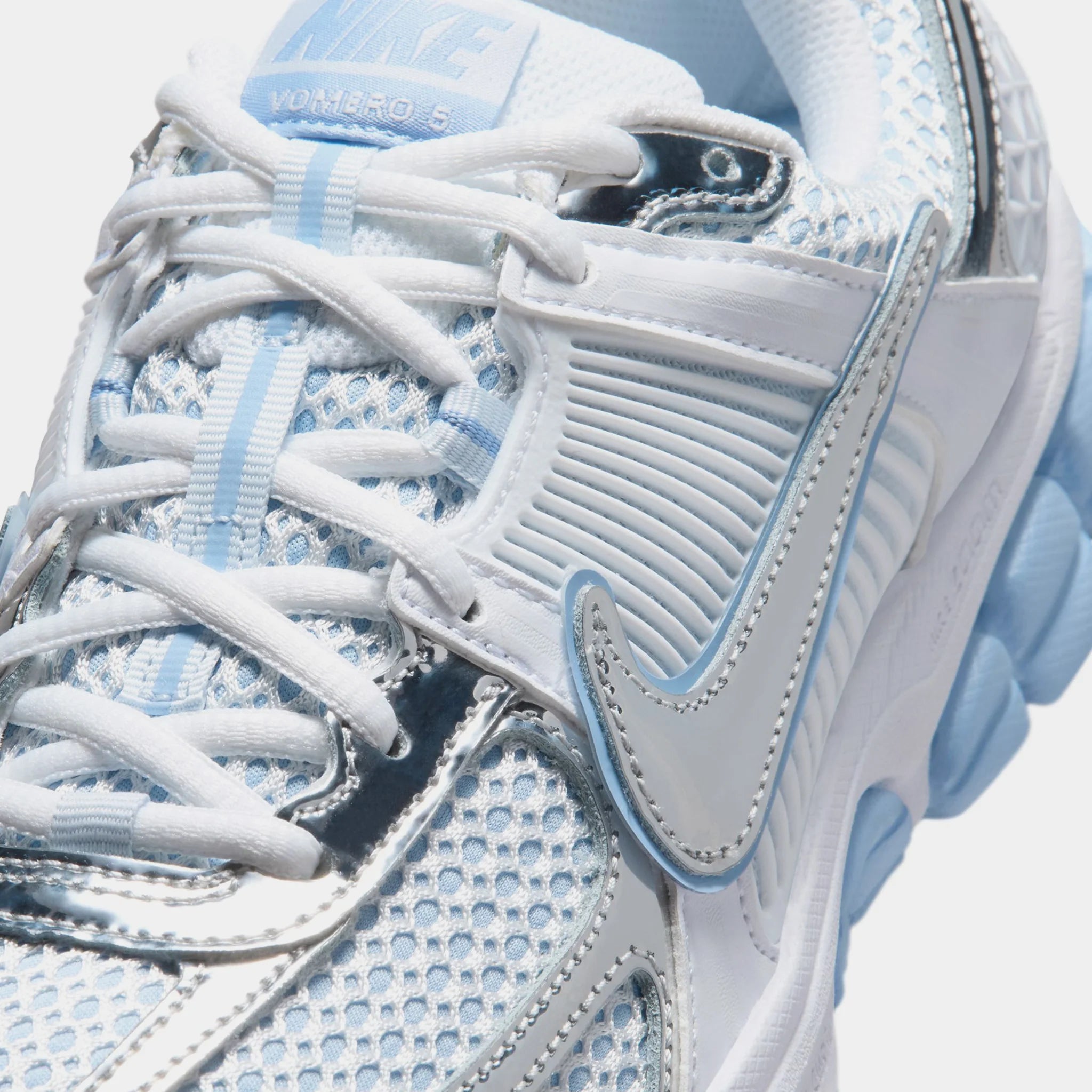 Women's Nike Zoom Vomero 5 White/Metallic Silver/Aluminum IV4311-100