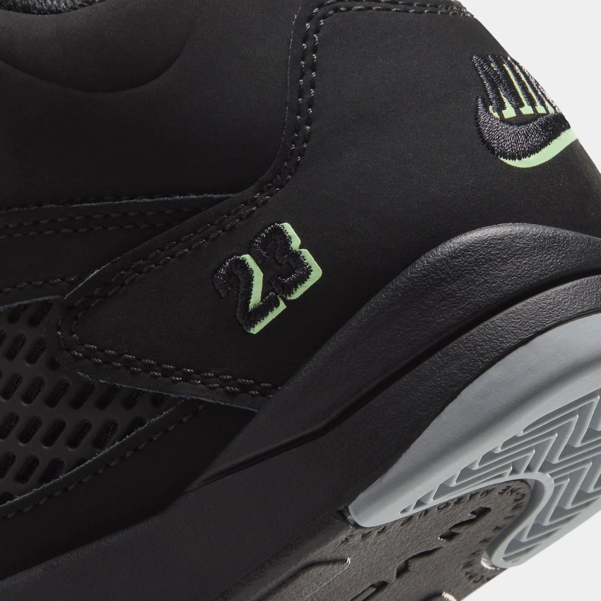 Little Kid's Air Jordan 5 Retro Halloween Black/Black/Picante Red/Glow N The Dark HQ7979-001