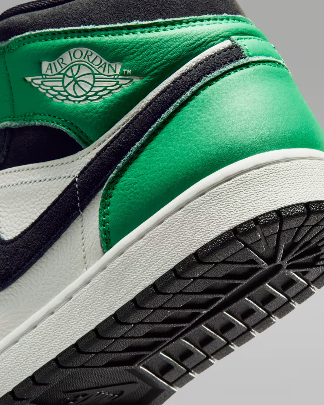 Men's Air Jordan 1 Mid SE 9