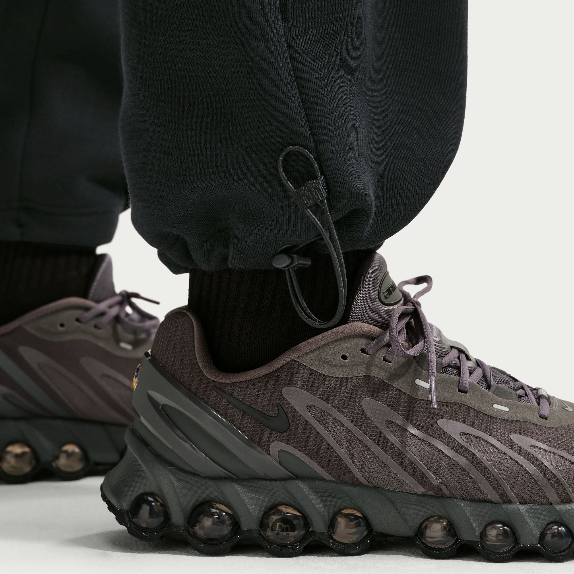 Men's Nike Tech Color-Block Open-Hem Fleece Pants - Black/Anthracite/Black 8