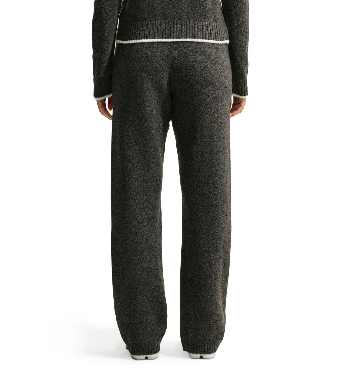 Nike Sportswear Chill Knit Women’s Mid-Rise Pants