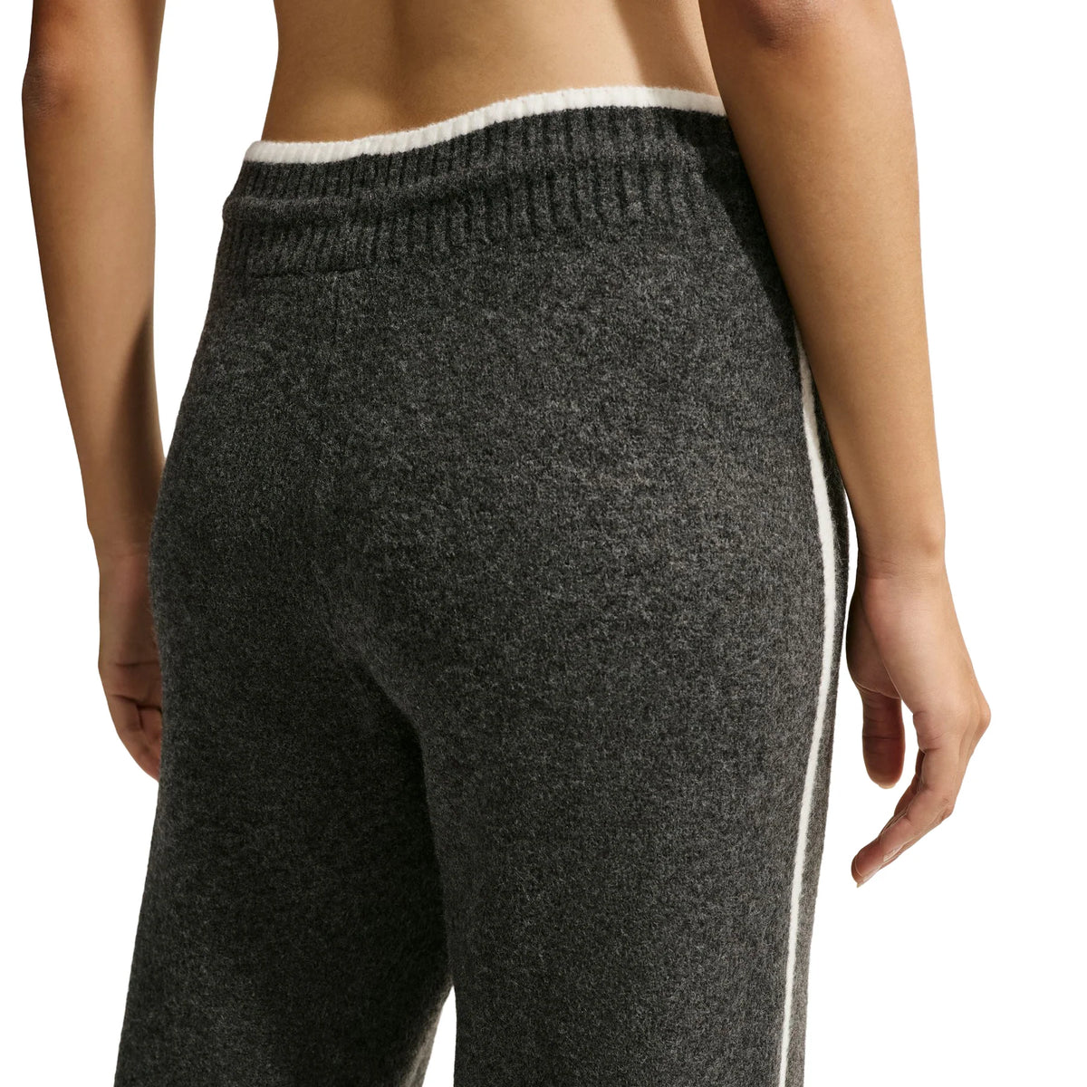 Nike Sportswear Chill Knit Women’s Mid-Rise Pants