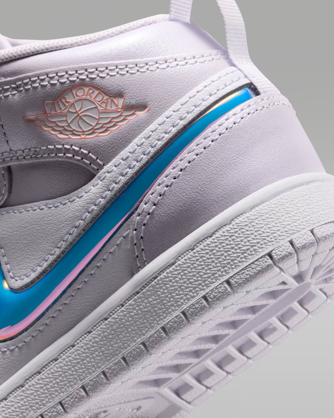 Air Jordan 1 Mid SE Little Kids' Sneakers