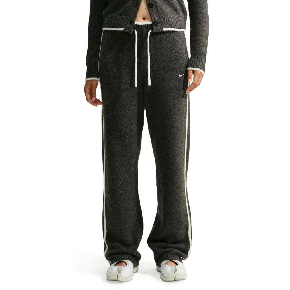 Nike Sportswear Chill Knit Women’s Mid-Rise Pants