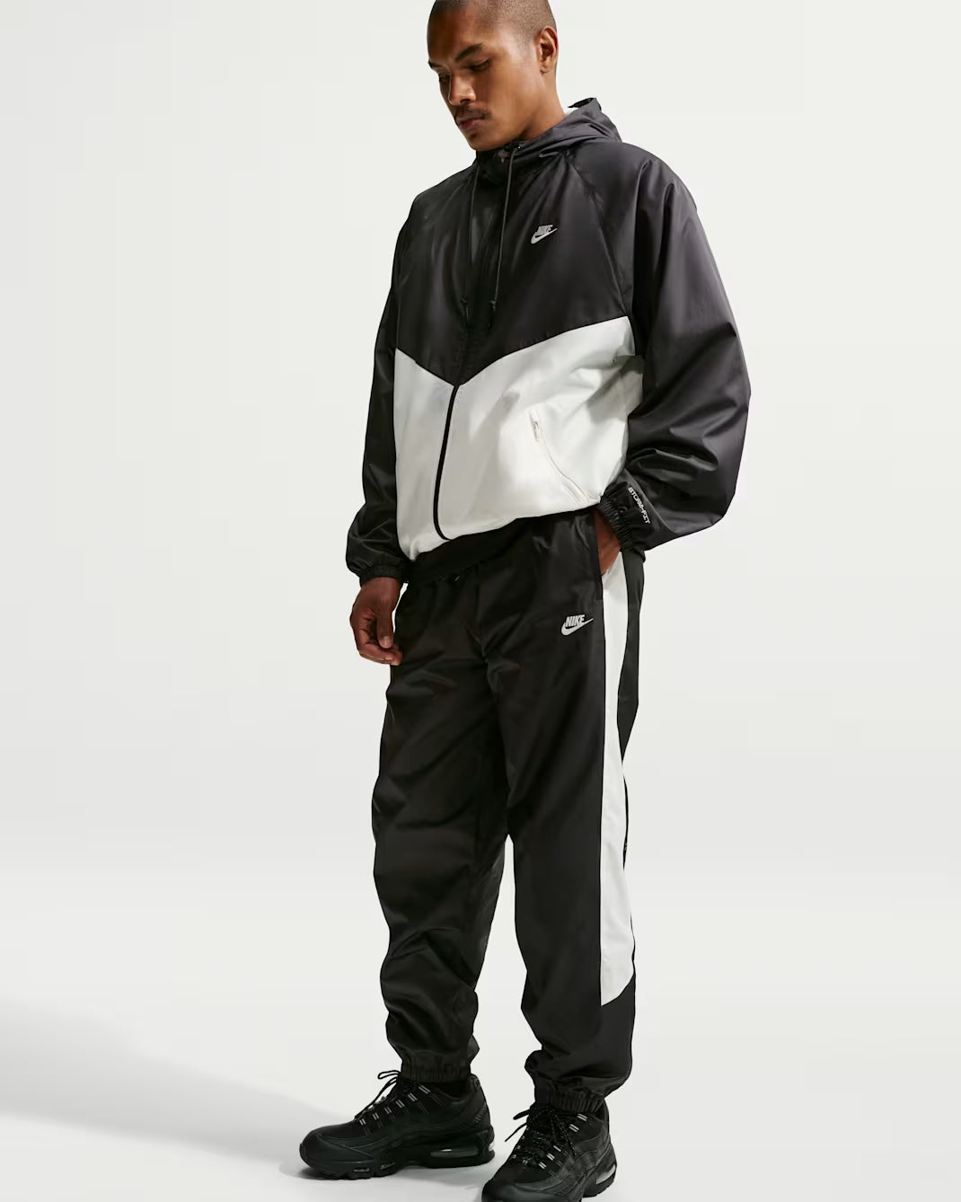 Nike Windrunner Men's lined trousers
