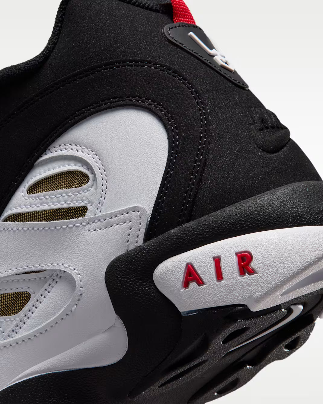 Men's Nike Air Diamond Turf II Black/White-Metallic Gold-Varsity Red II7080-001