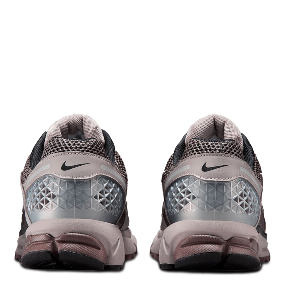 Nike Zoom Vomero 5 Men's Sneakers