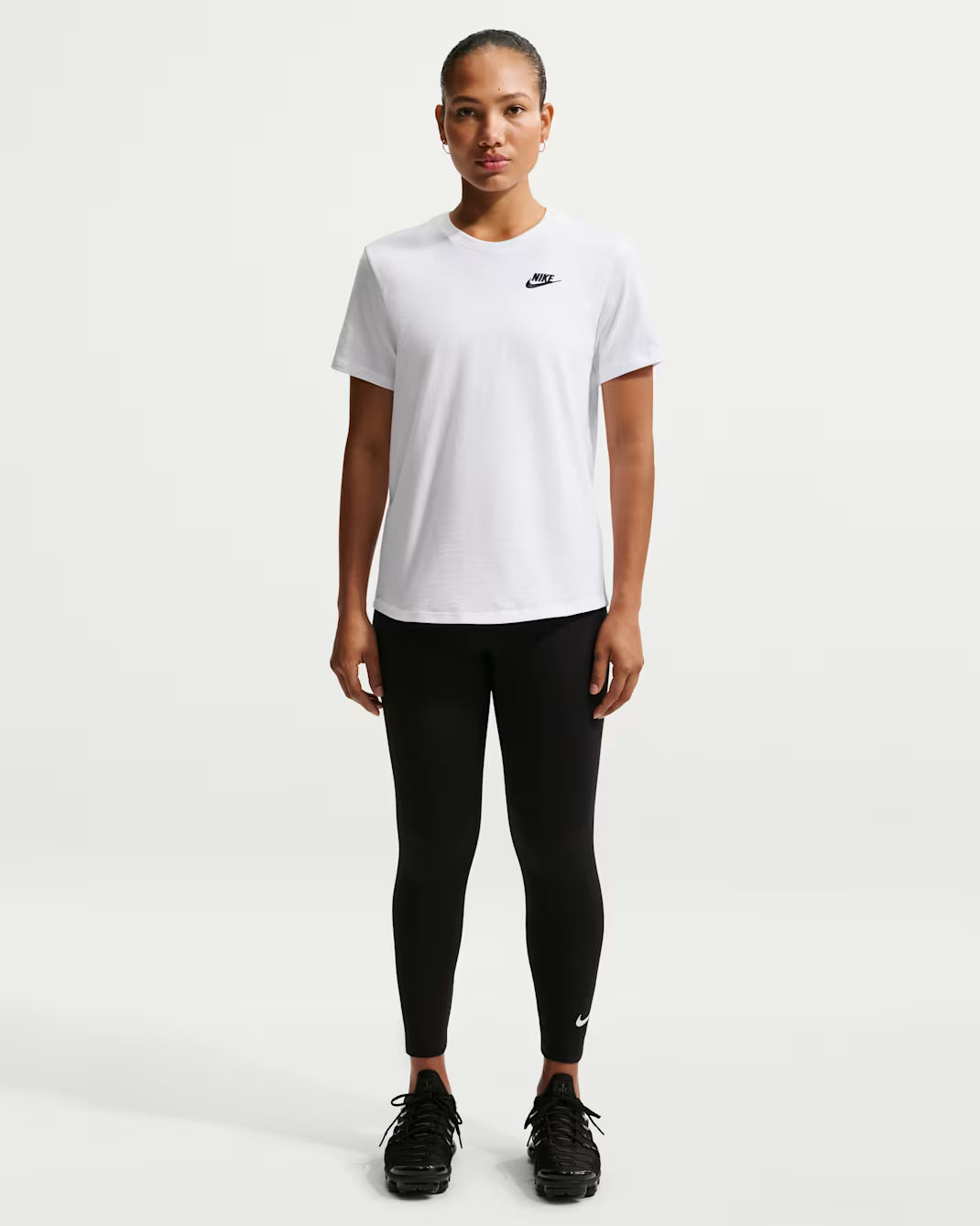 Women's Nike Sportswear Club Essentials T-Shirt White/Black DX7902-100