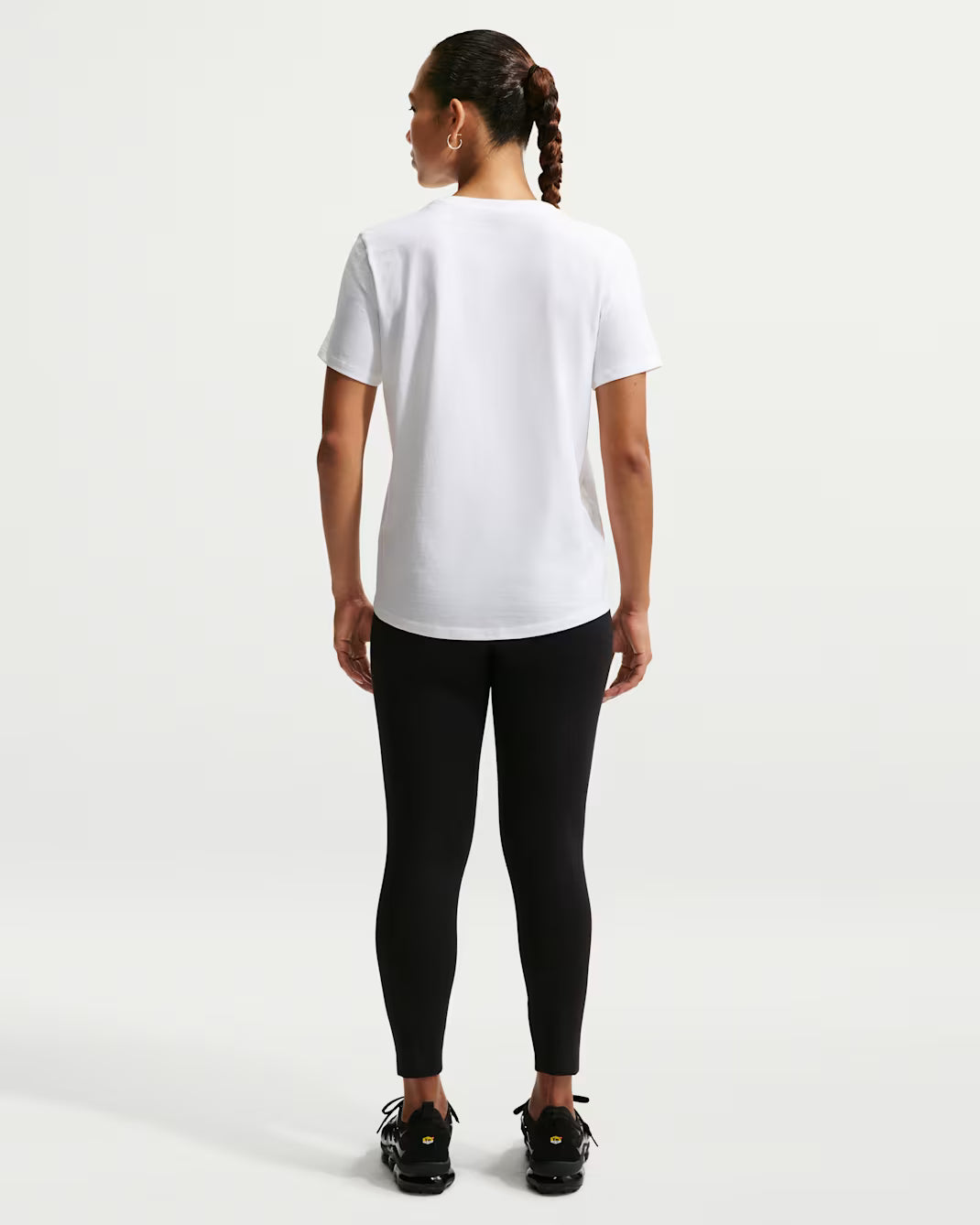 Women's Nike Sportswear Club Essentials T-Shirt White/Black DX7902-100