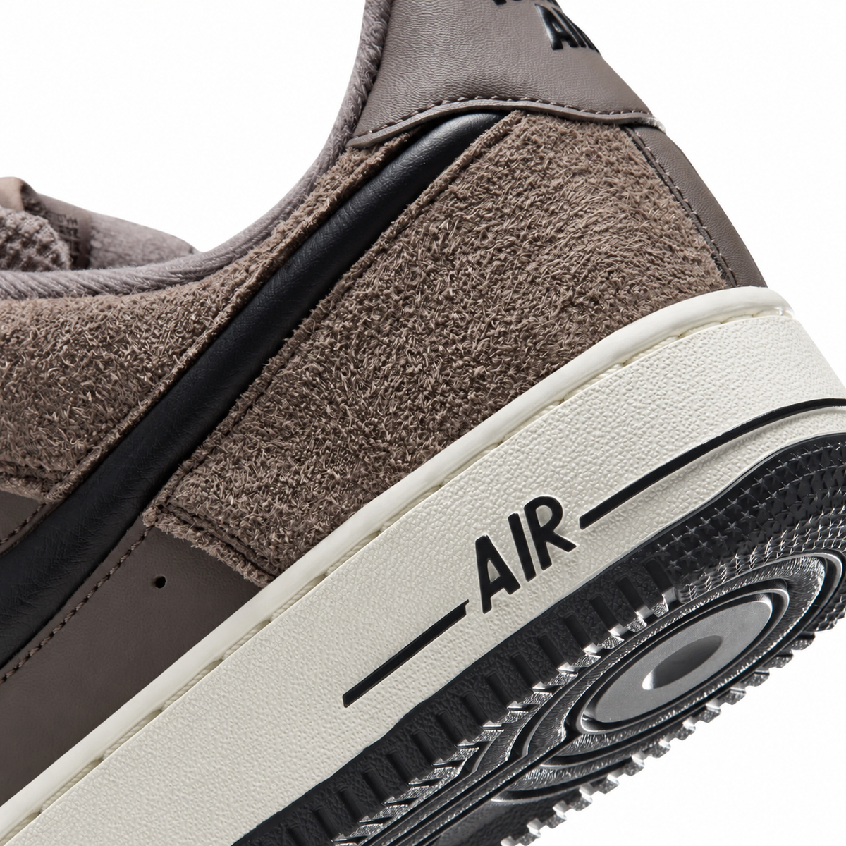 Men's Nike Air Force 1 `07 LV8 Cave Stone/Black/Sail IX7786-289