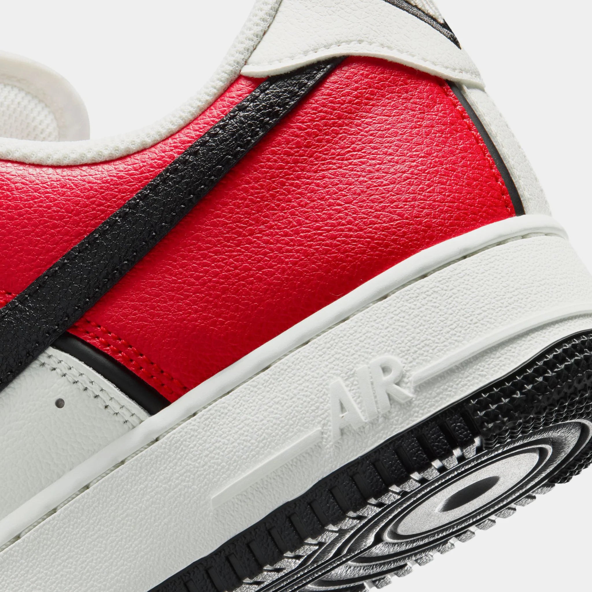Men's Nike Air Force 1 `07 LV8 University Red/Black/Sail IM5752-600