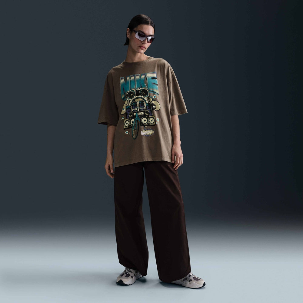 Nike Sportswear Women's Oversized Short-Sleeve T-Shirt