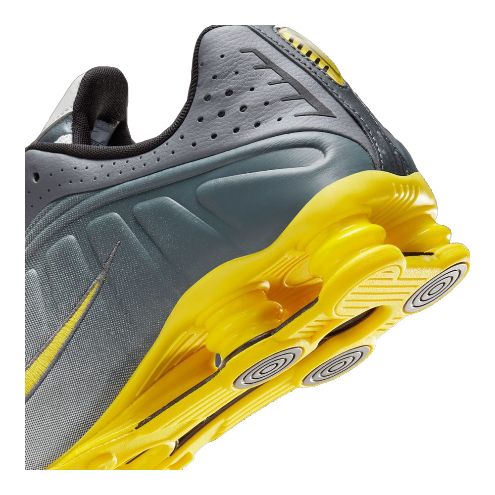 Nike Shox R4 Men's Sneakers