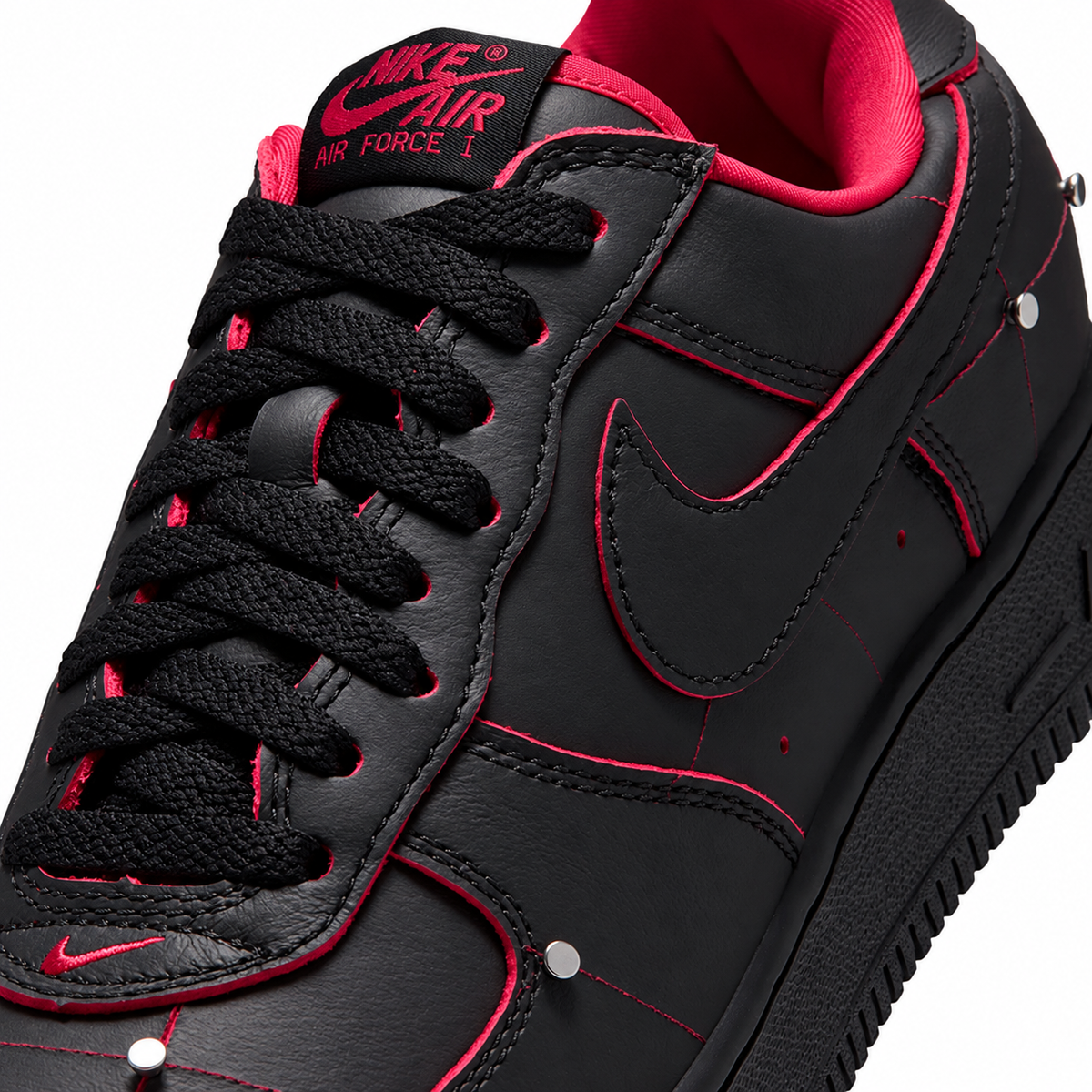 Men's Nike Air Force 1 `01 "Nightmare" Black/Black/Gym Red/Metallic Silver IX0104-001
