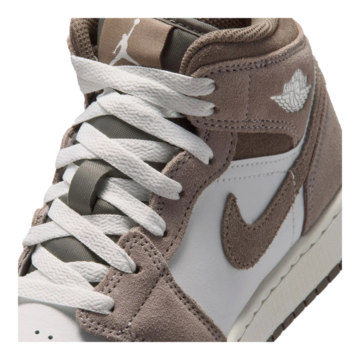 Air Jordan 1 Mid Big Kids&