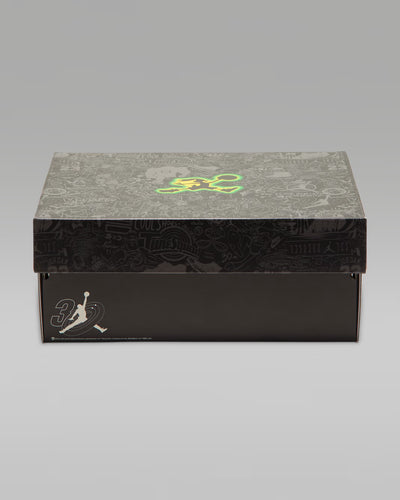 Big Kid's Air Jordan 1 Mid SE "Hare" Light Smoke Grey/University Red/Cool Grey/Varsity Royal IZ4720-001
