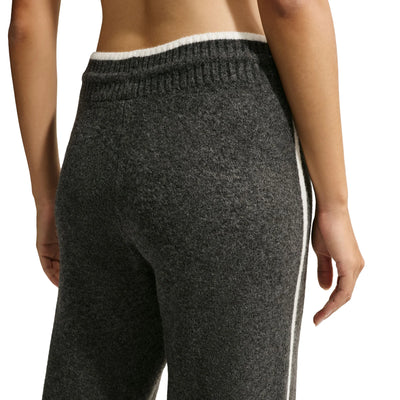 Nike Sportswear Chill Knit Women’s Mid-Rise Pants