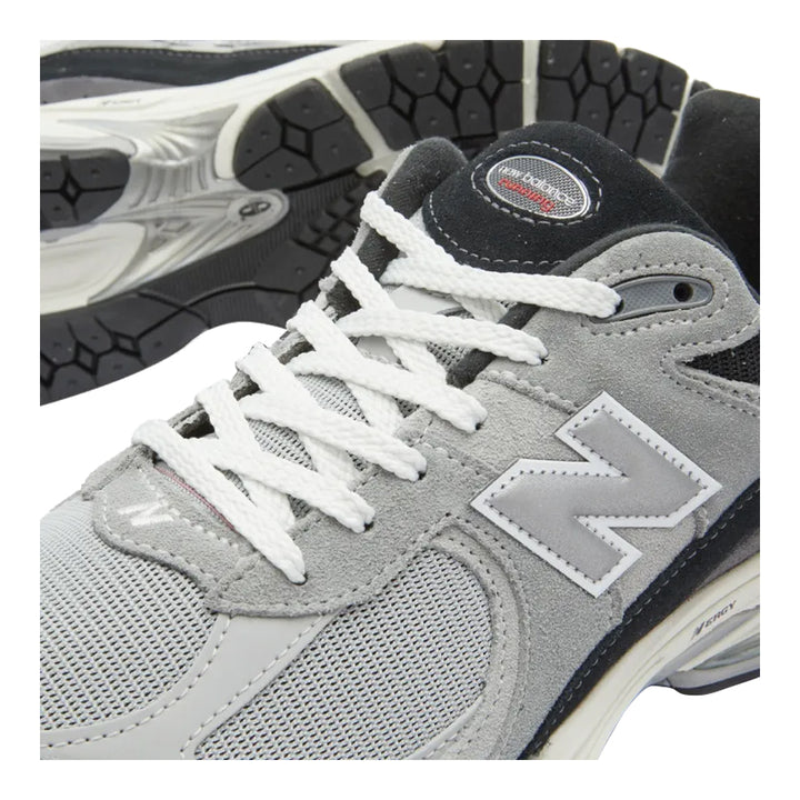 New Balance Men's 2002R Shoes