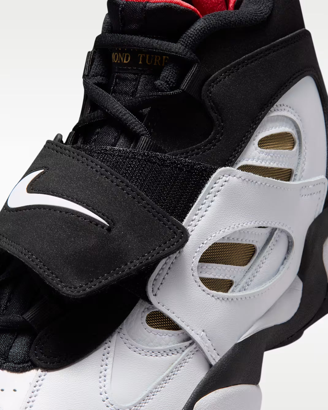 Men's Nike Air Diamond Turf II Black/White-Metallic Gold-Varsity Red II7080-001