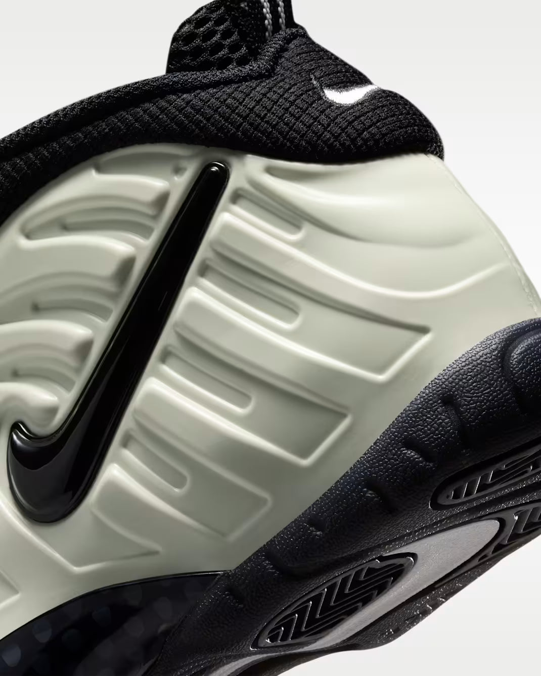 Big Kid's Nike Little Posite Pro Premium Summit White/Black IV7559-100