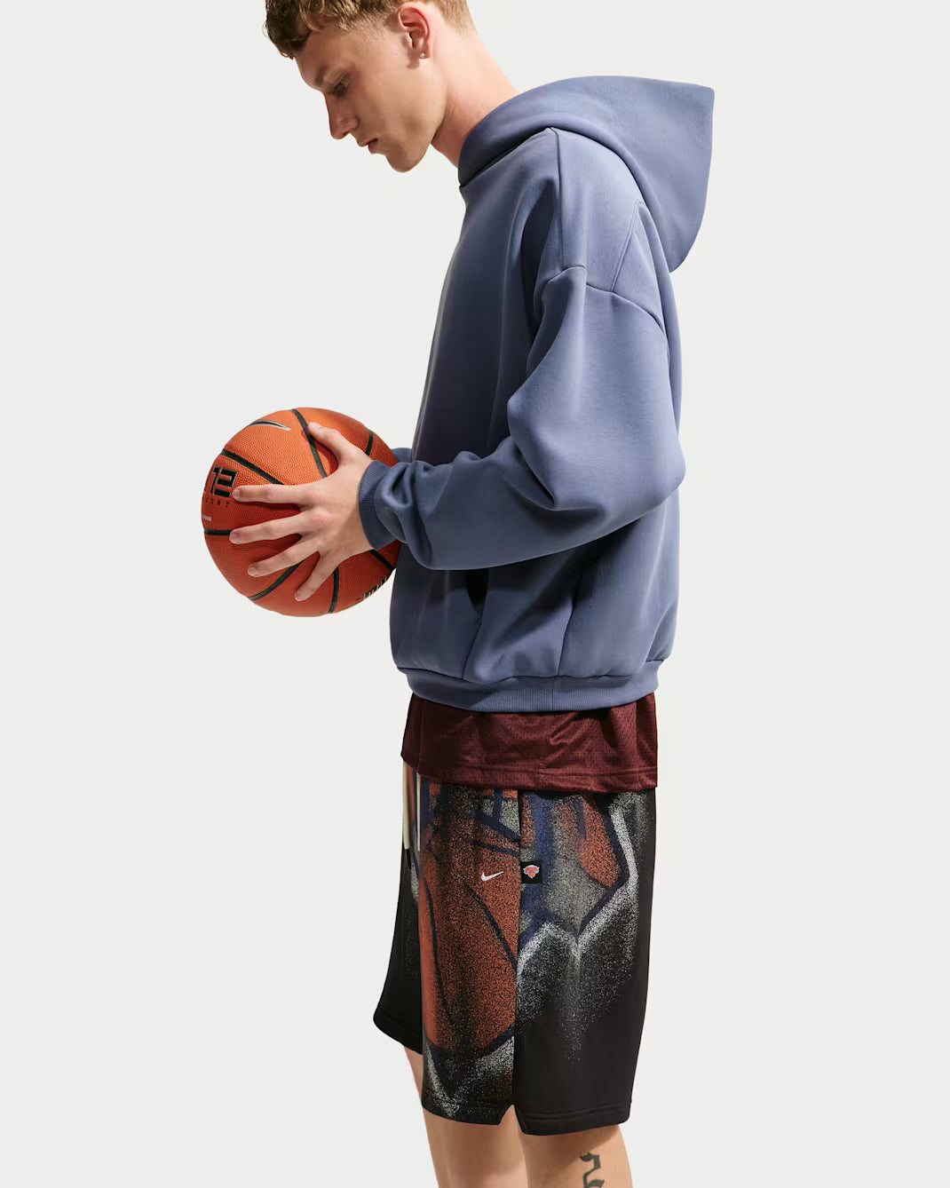 Nike New York Knicks Standard Issue Men's Fleece Basketball Shorts