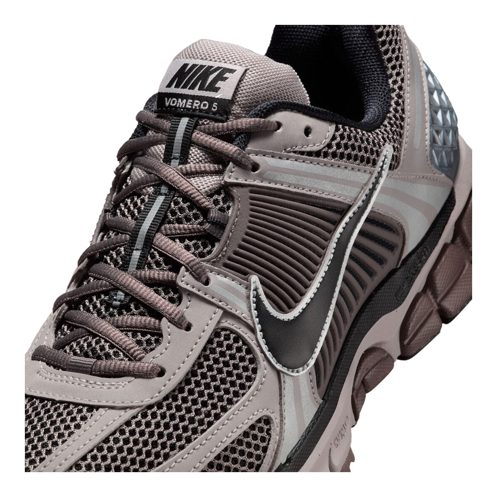 Nike Zoom Vomero 5 Men's Sneakers