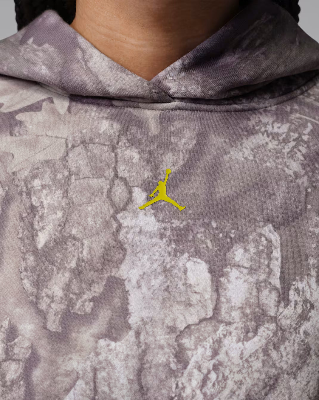 Women's Jordan Brooklyn Realtree Cropped Pullover Hoodie White/Bright Citron IU7251-100
