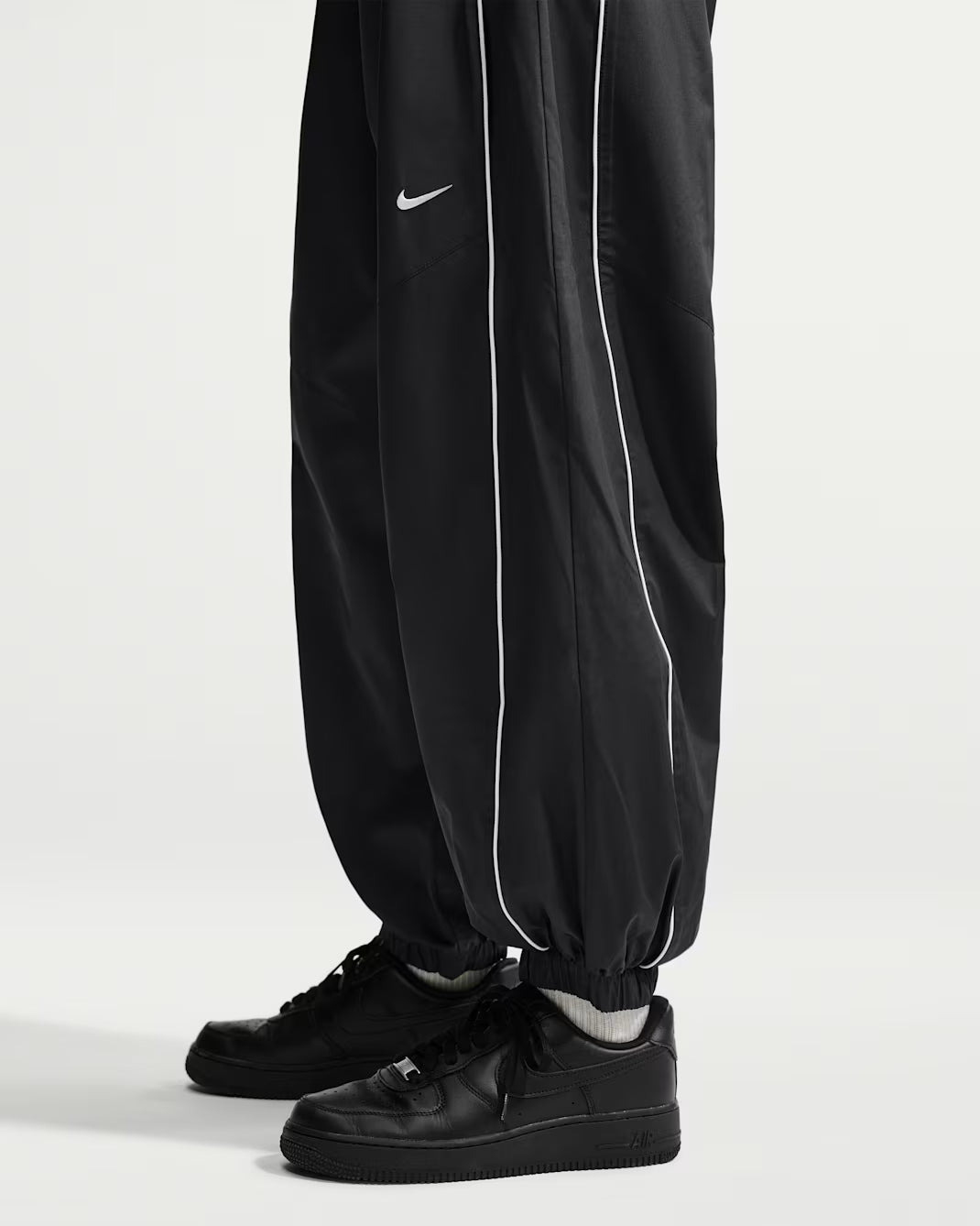 Nike Sportswear Women's Loose High-Rise Tracksuit Bottoms