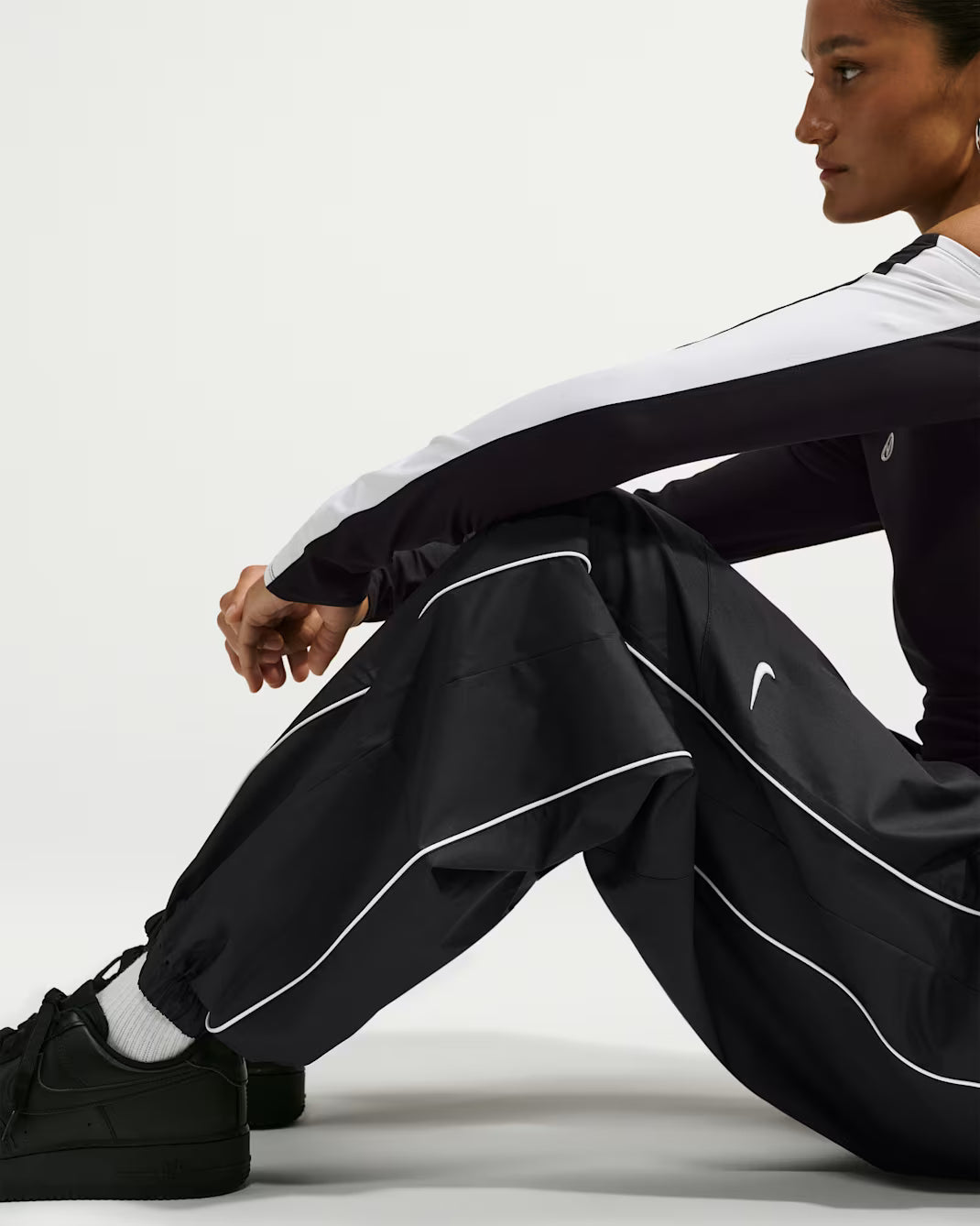 Nike Sportswear Women's Loose High-Rise Tracksuit Bottoms