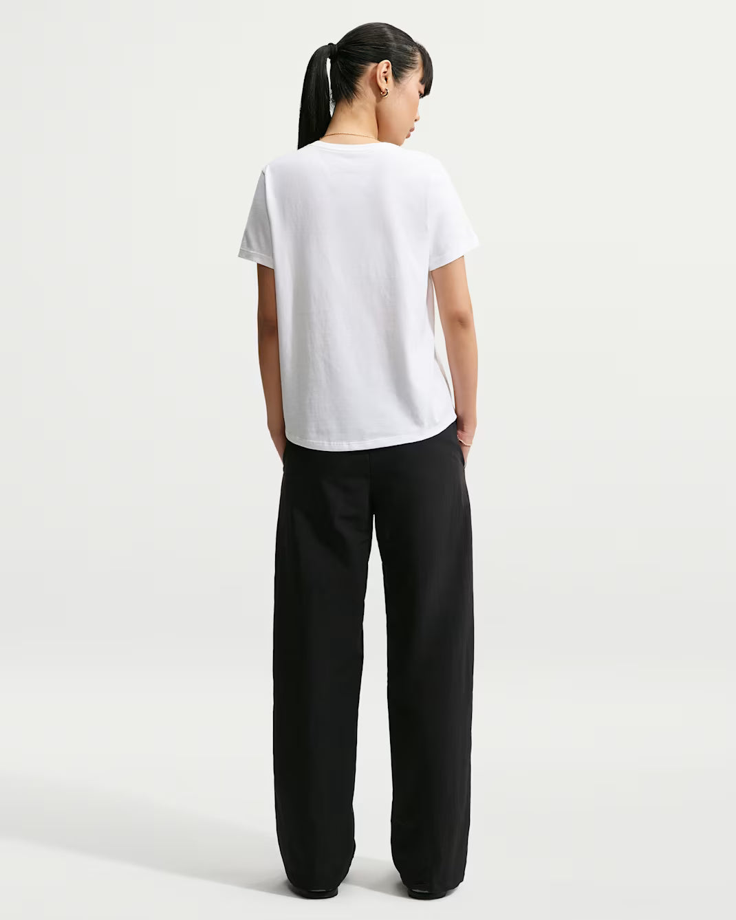 Nike Sportswear Essentials Women's Logo T-Shirt