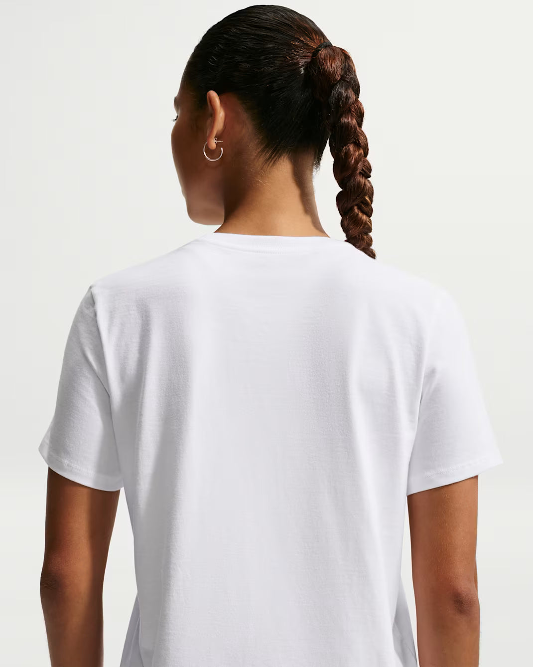 Women's Nike Sportswear Club Essentials T-Shirt White/Black DX7902-100
