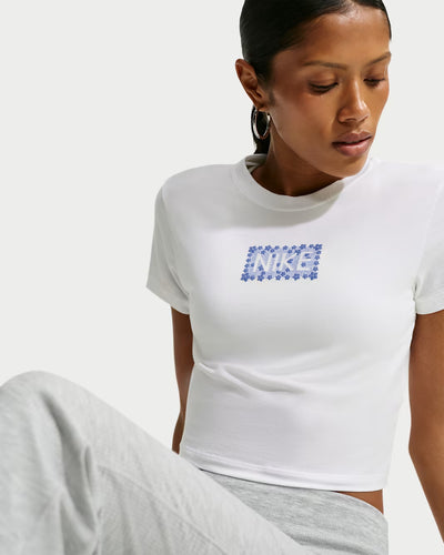 Nike Sportswear Chill Knit Women's Slim Cropped Top