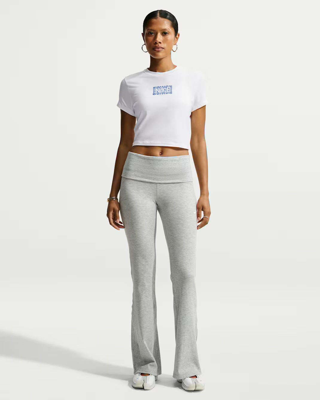 Nike Sportswear Chill Knit Women's Slim Cropped Top