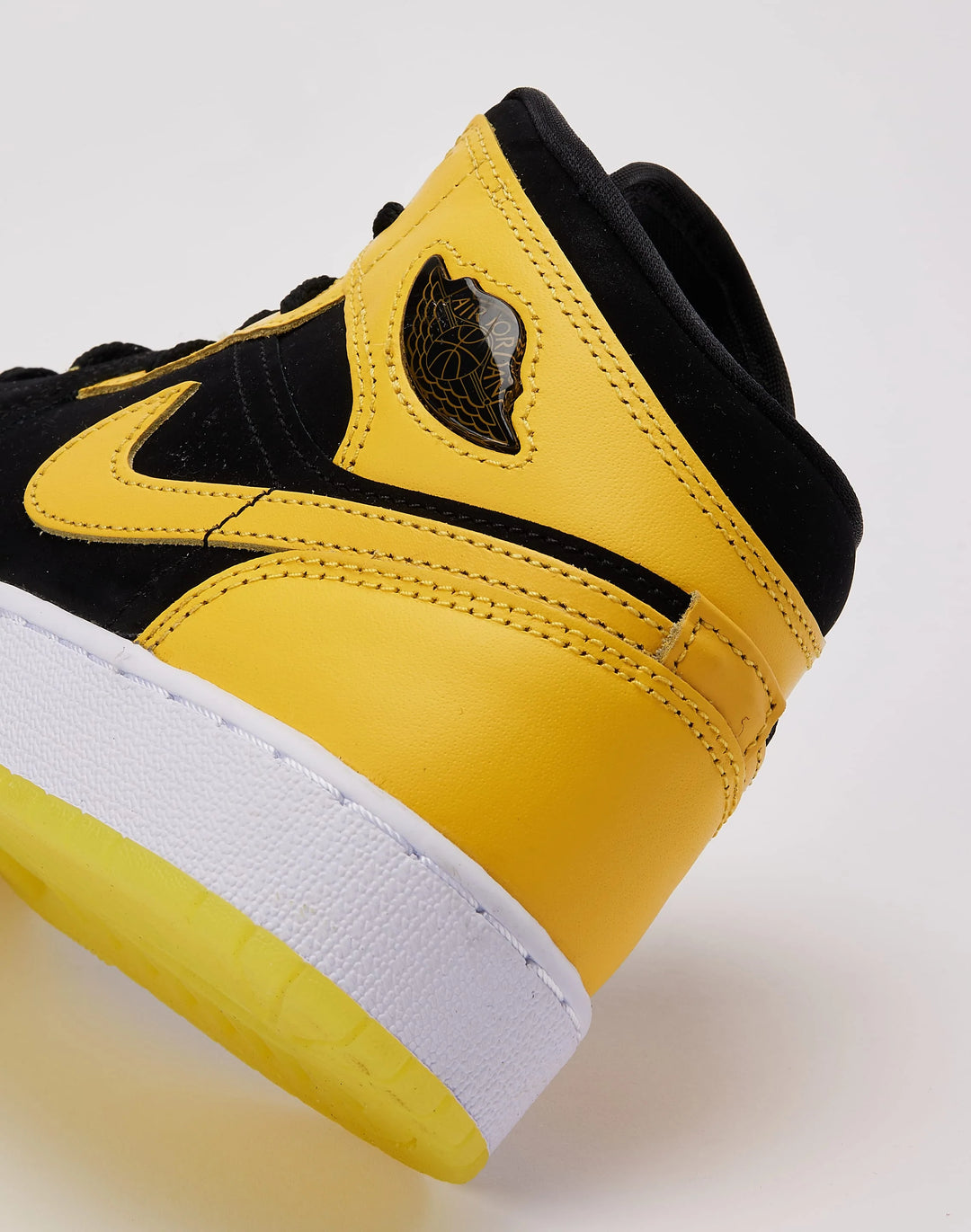 Air Jordan 1 Mid SE Big Kids&