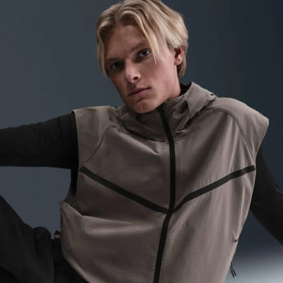 Men's Nike Tech Dri-FIT Woven Windrunner Gilet - Cave Stone/Black 5