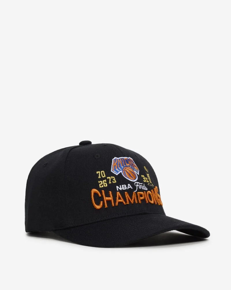 Mitchell & Ness New York Knicks Champions Trophy Stretch  Snapback Hat Black