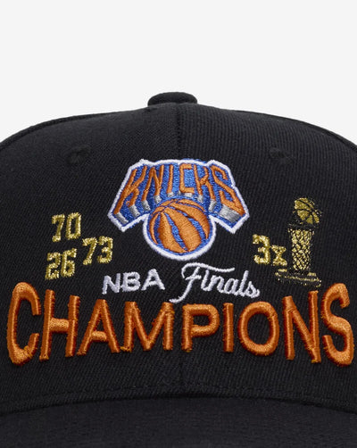 Mitchell & Ness New York Knicks Champions Trophy Stretch  Snapback Hat Black