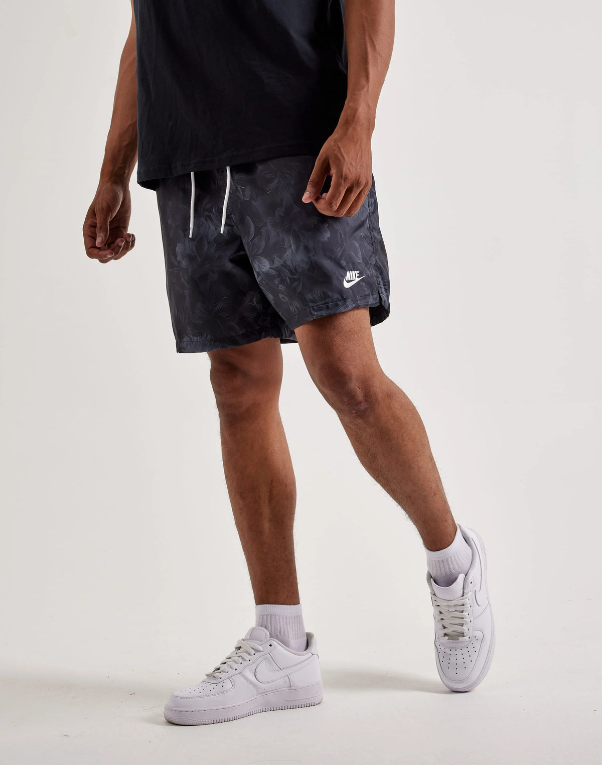 Men's Nike Club Flow Woven Shorts - Black/White – City Jeans