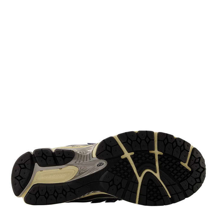 New Balance Unisex 1906R Shoes 4